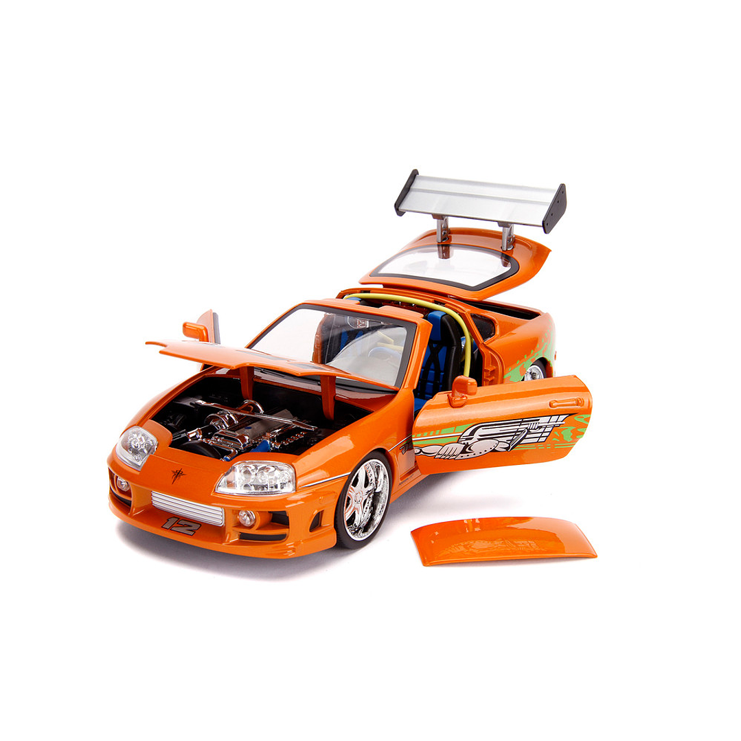 Carro Colección   1995 Toyota Supra w/Lights & Brian Figurine , Fast & Furious - Jada Toys 31139 - 1/18 Diecast Car 6