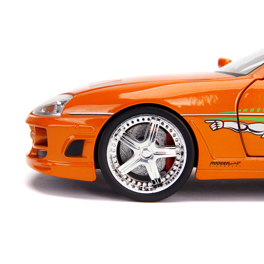 Carro Colección   1995 Toyota Supra w/Lights & Brian Figurine , Fast & Furious - Jada Toys 31139 - 1/18 Diecast Car 13