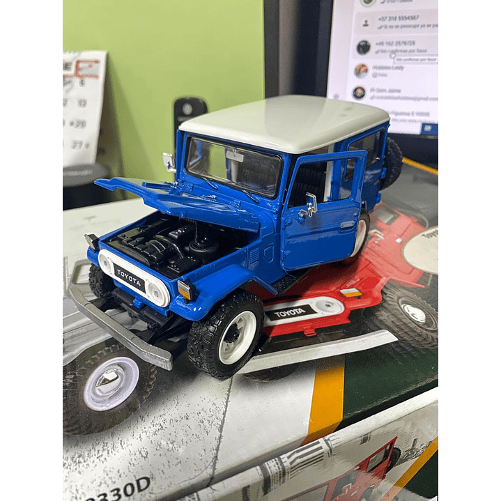 Carro Colección  Toyota land cruiser Fj40 1/24 8