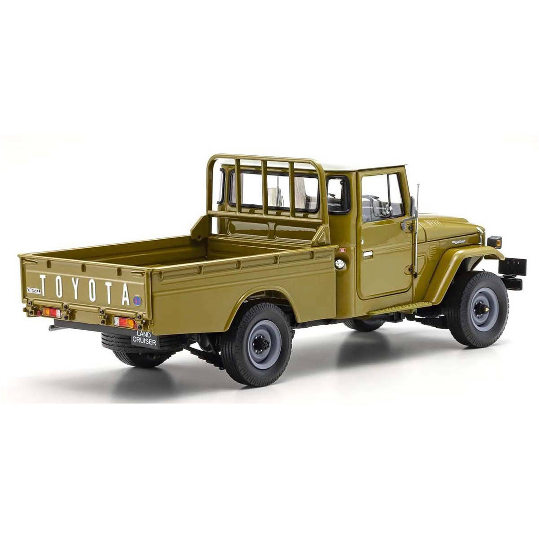 Carro Colección  Toyota Land Cruise 40 Olive 1/18 3