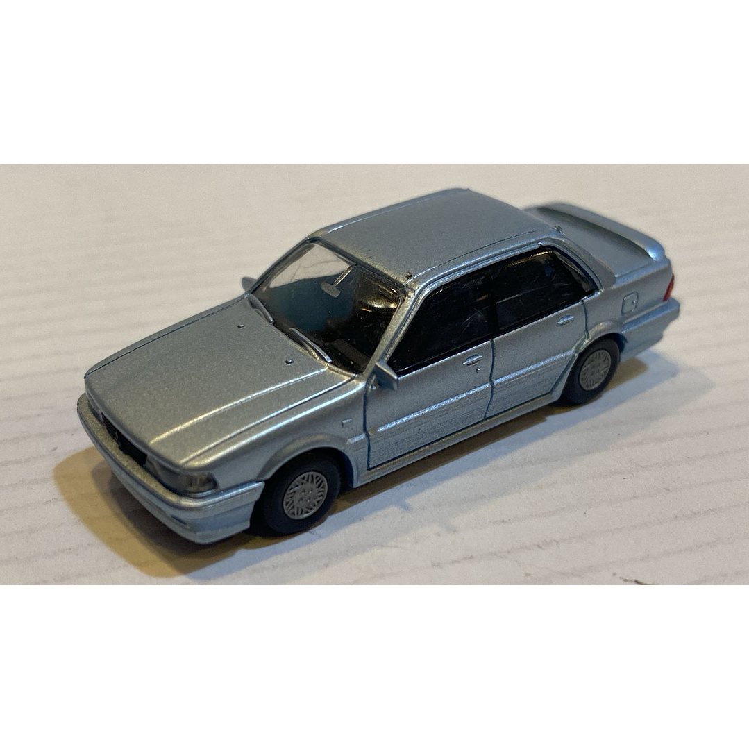 No nuevo Mitsubishi Galant 2000 H0 1/87 1