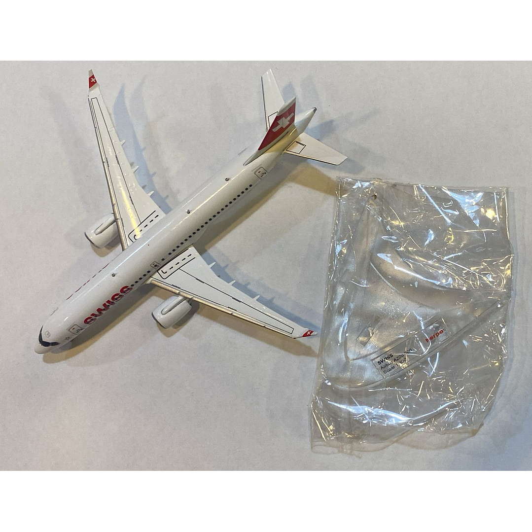 Avión Colección  No Nuevo A220-300 Swiss Air 1/500 4