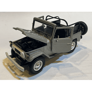 Carro Colección  Toyota land cruiser Fj40 1/24