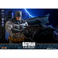 Figura Colección   BATMAN: THE DARK KNIGHT RETURNS Batman Sixth Scale Figure by Hot Toys - Miniatura 9