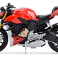   Motocicleta Ducati Super Naked V4 S Roja 1/18 - Miniatura 4