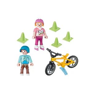 Niño Bicicleta Y Niña En Patines 