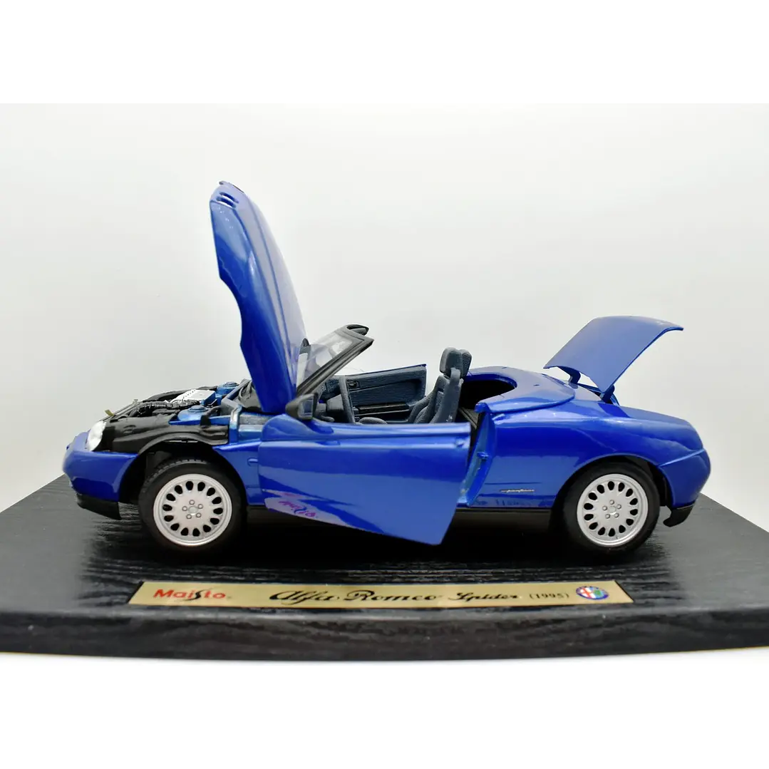 Carro Colección  No Nuevo alfaromeo spider 1995Azu 1/18 1