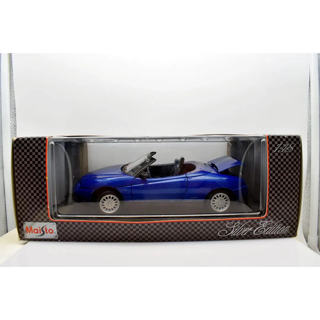 Carro Colección  No Nuevo alfaromeo spider 1995Azu 1/18 2