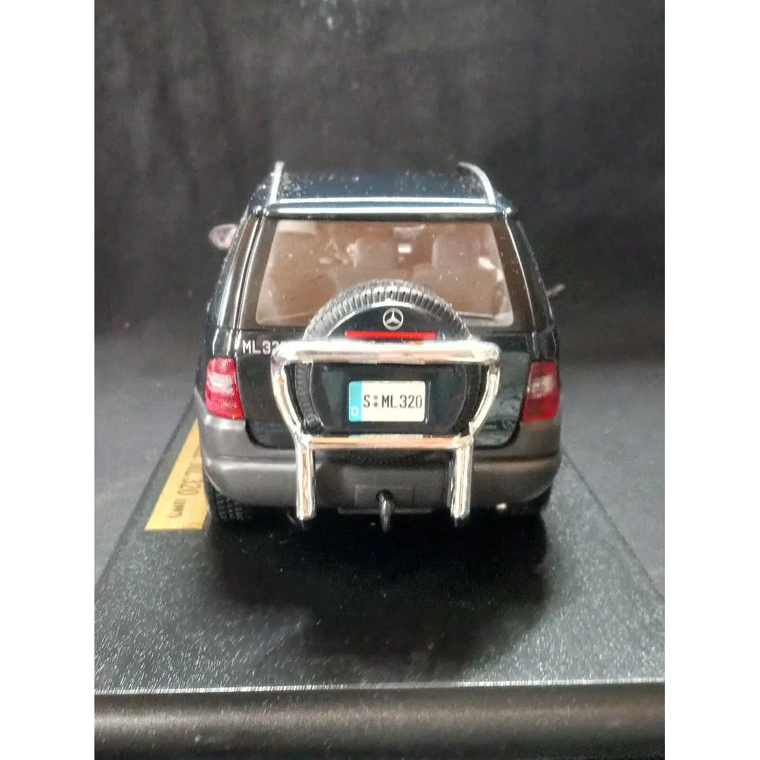Carro Colección  No Nuevo Mercedes benz ml 320 1997 1/18 3