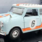 Carro Colección  Gulf 1961-67 Morris Mini Cooper 1/18 - Miniatura 3