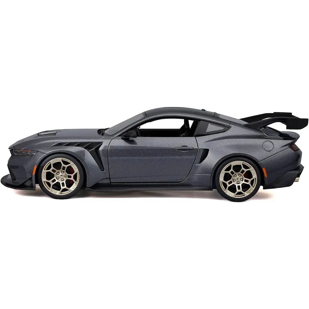 Carro Colección  2025 Ford Mustang Gtdmet Gray1/18 2