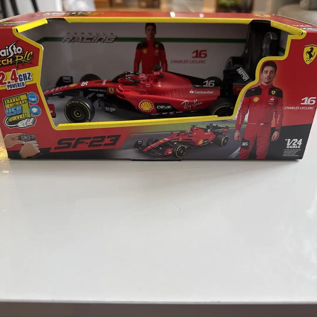Carro Colección  R/C Ferrari Sf-23 2023 Leclerc 1/24 2
