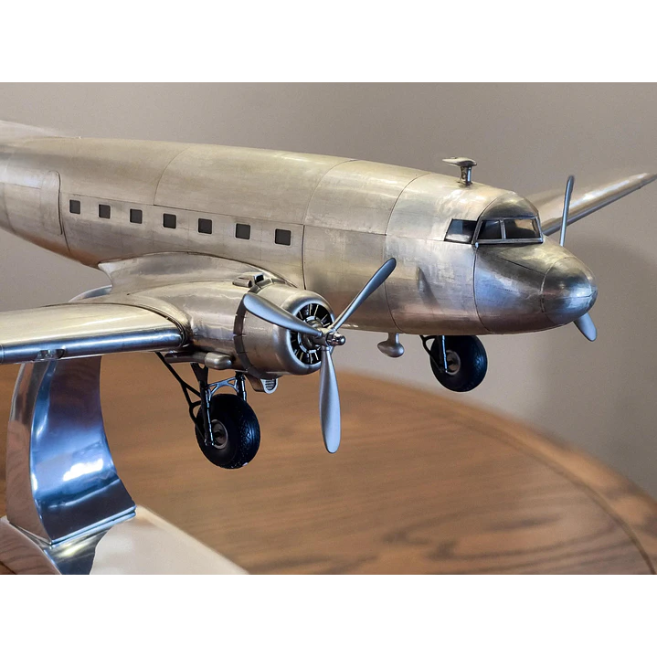  Dakota Dc-3 1/32  en aluminio 1