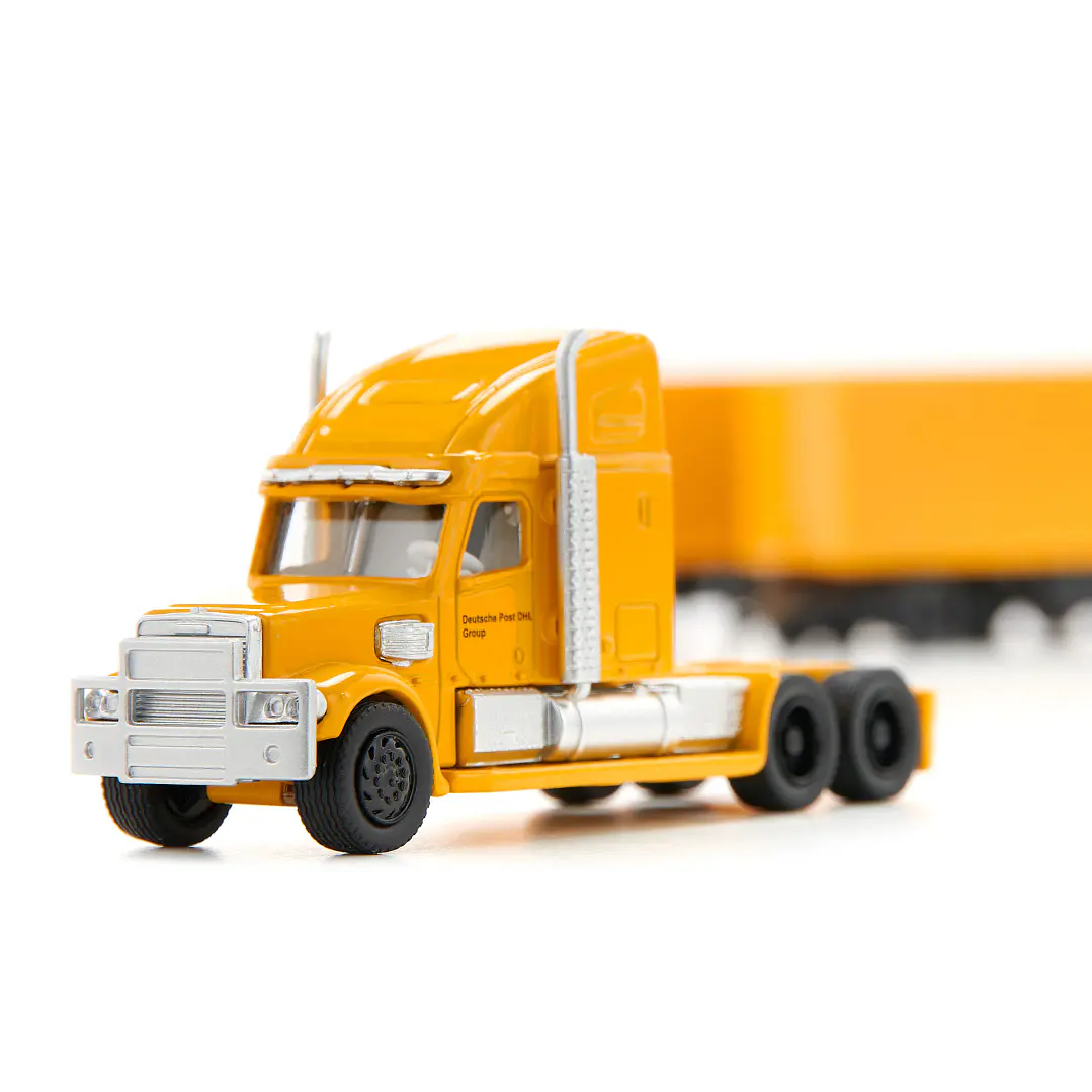 Tractomula  Freightliner DHL  Road Train 1/87 5