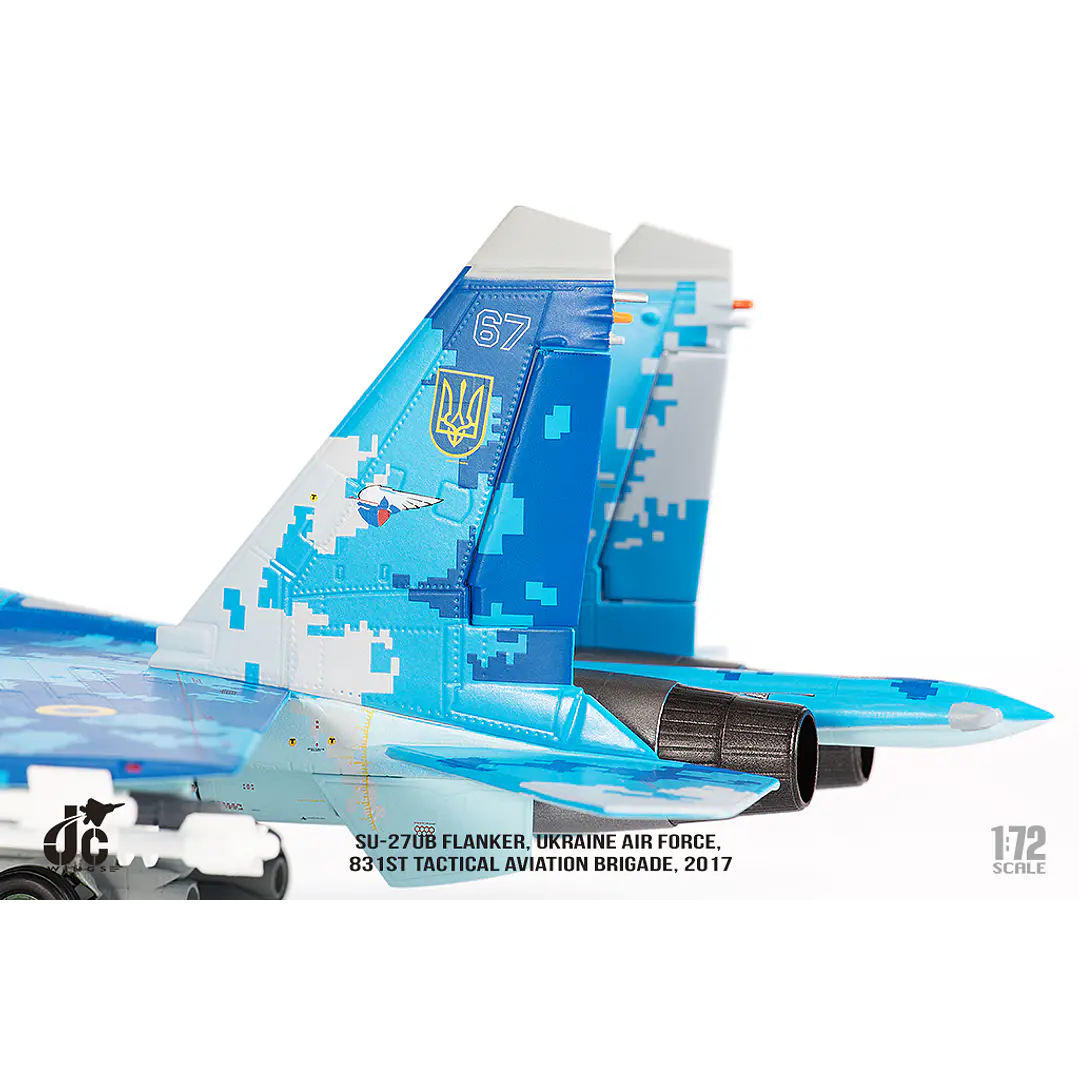 Avión Colección  JC Wings Ukrainian Air Force Sukhoi Su-27 Flanker JCW-72-SU27-012 5