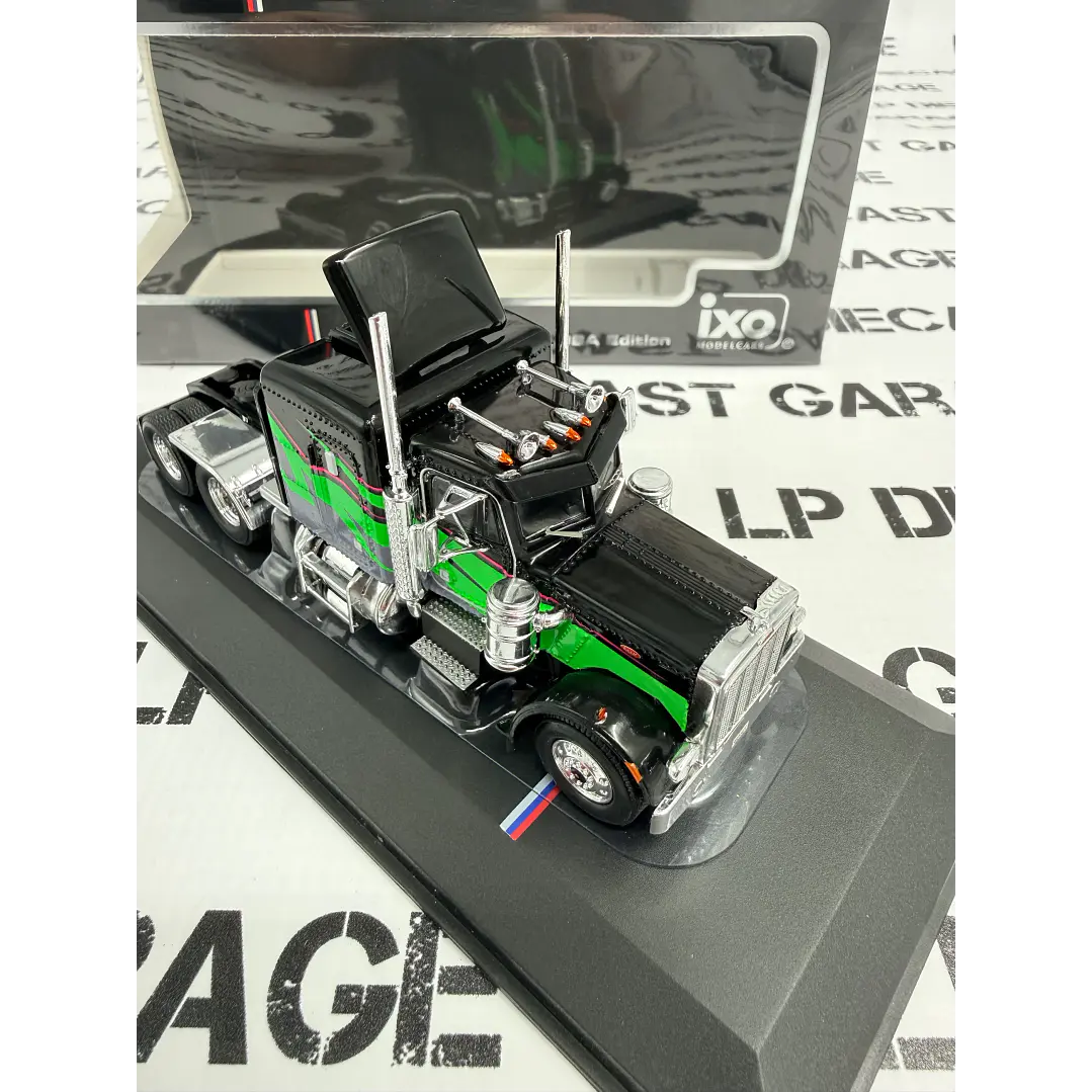 Carro Colección  1973 Peterbilt 359  Negro/Verde1/64 6