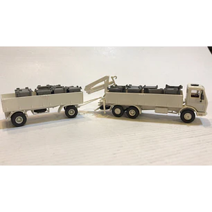 Vehículo Colección  No Nuevo Camion Mercedes Con Remolque y cajas 1/87 Ho H0