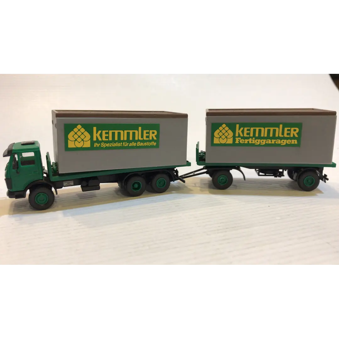Vehículo Colección  No Nuevo Camion Mercedes Doble con contenedores 1/87 ho h0 1