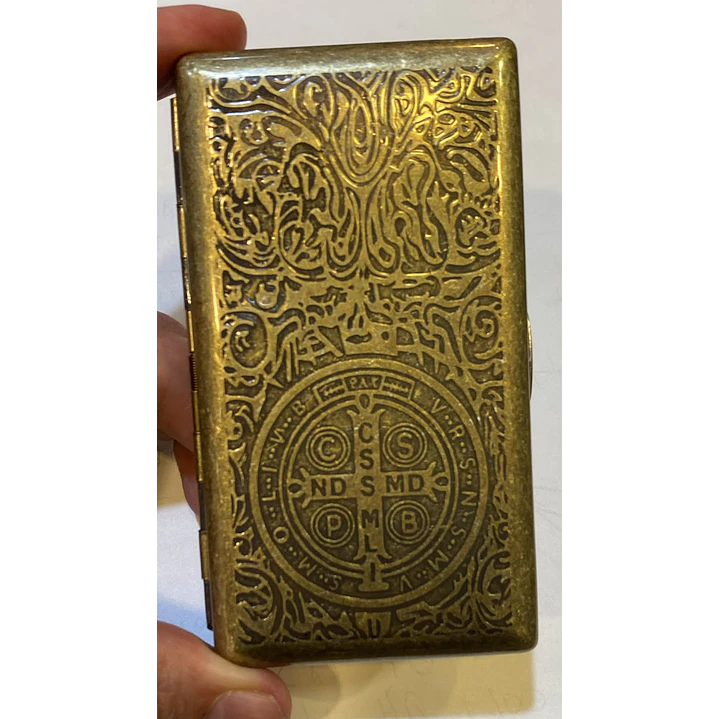 Cigarrera - pitillera en bronce, medalla de San Benito 1