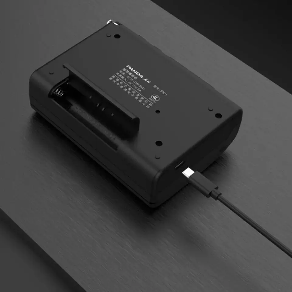 Reproductor de casete portátil con soporte retro Walkman para escucha AM/FM y grabación de música. 6