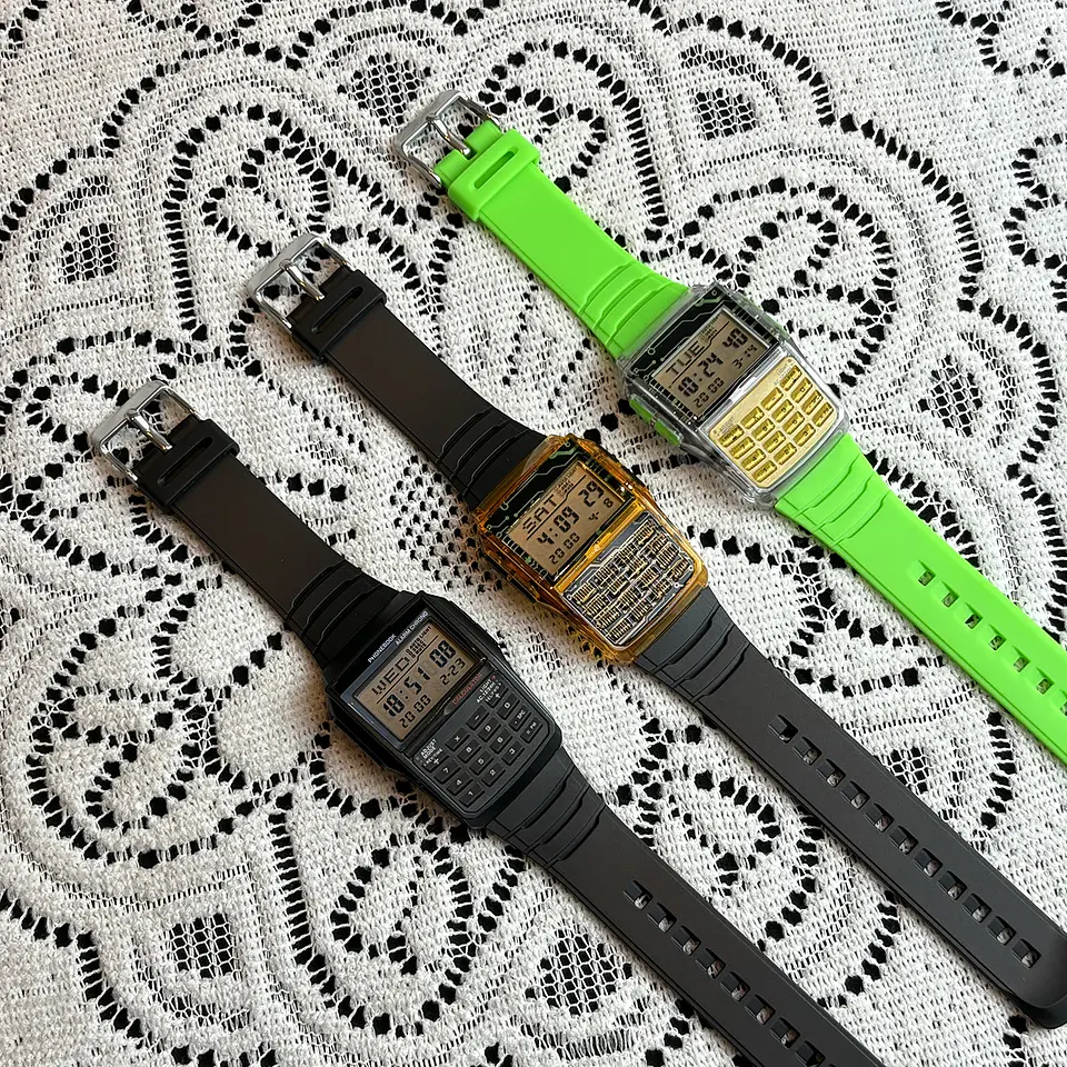 Reloj con calculadora multifunción deportiva digital. 4