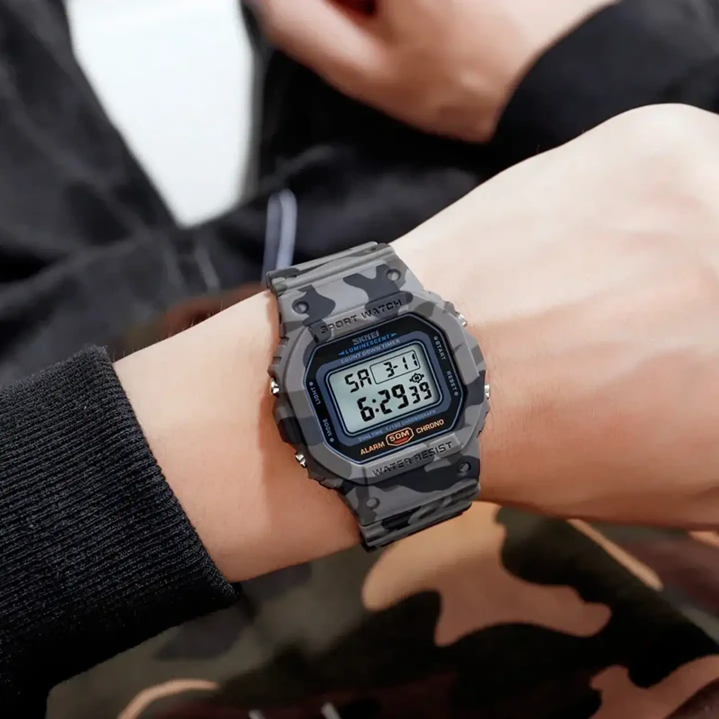 SKMEI 1628 relojes digitales de lujo para Hombre, relojes de pulsera electrónicos deportivos impermeables para Hombre, Reloj con luz trasera militar, Reloj 1988 para Hombre 4