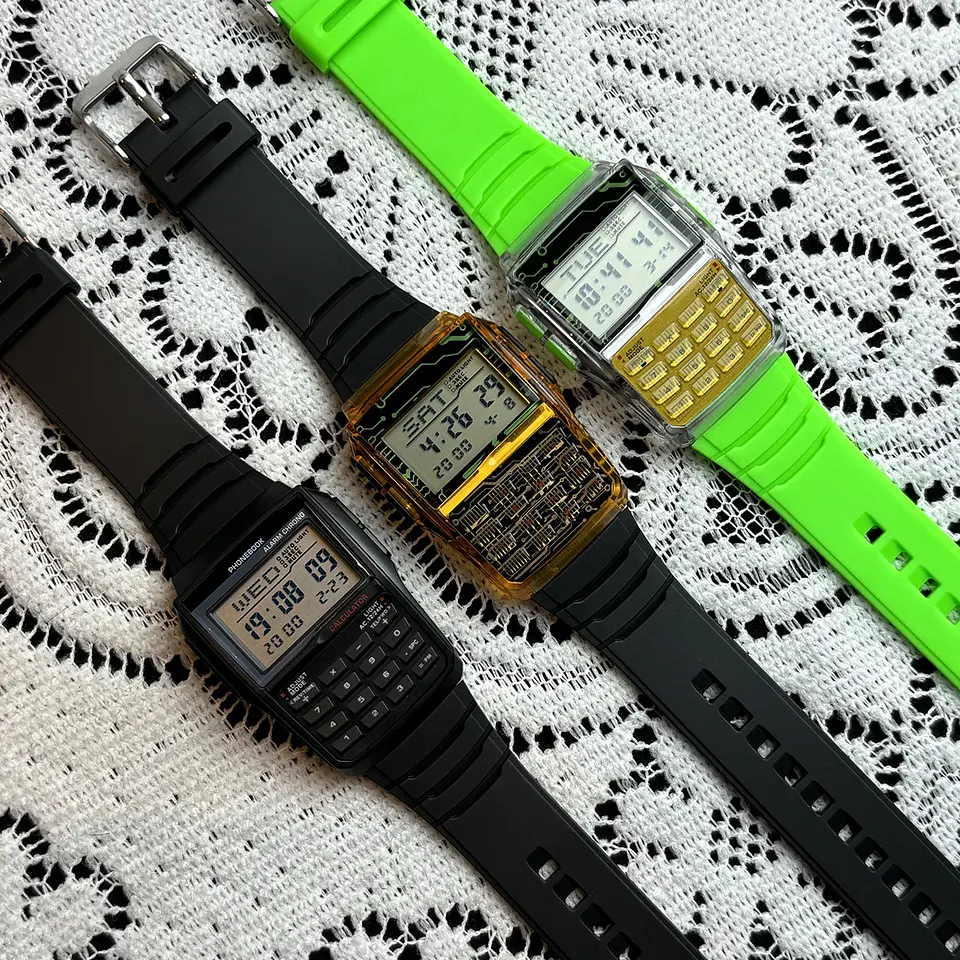 Reloj con calculadora multifunción deportiva digital. 11