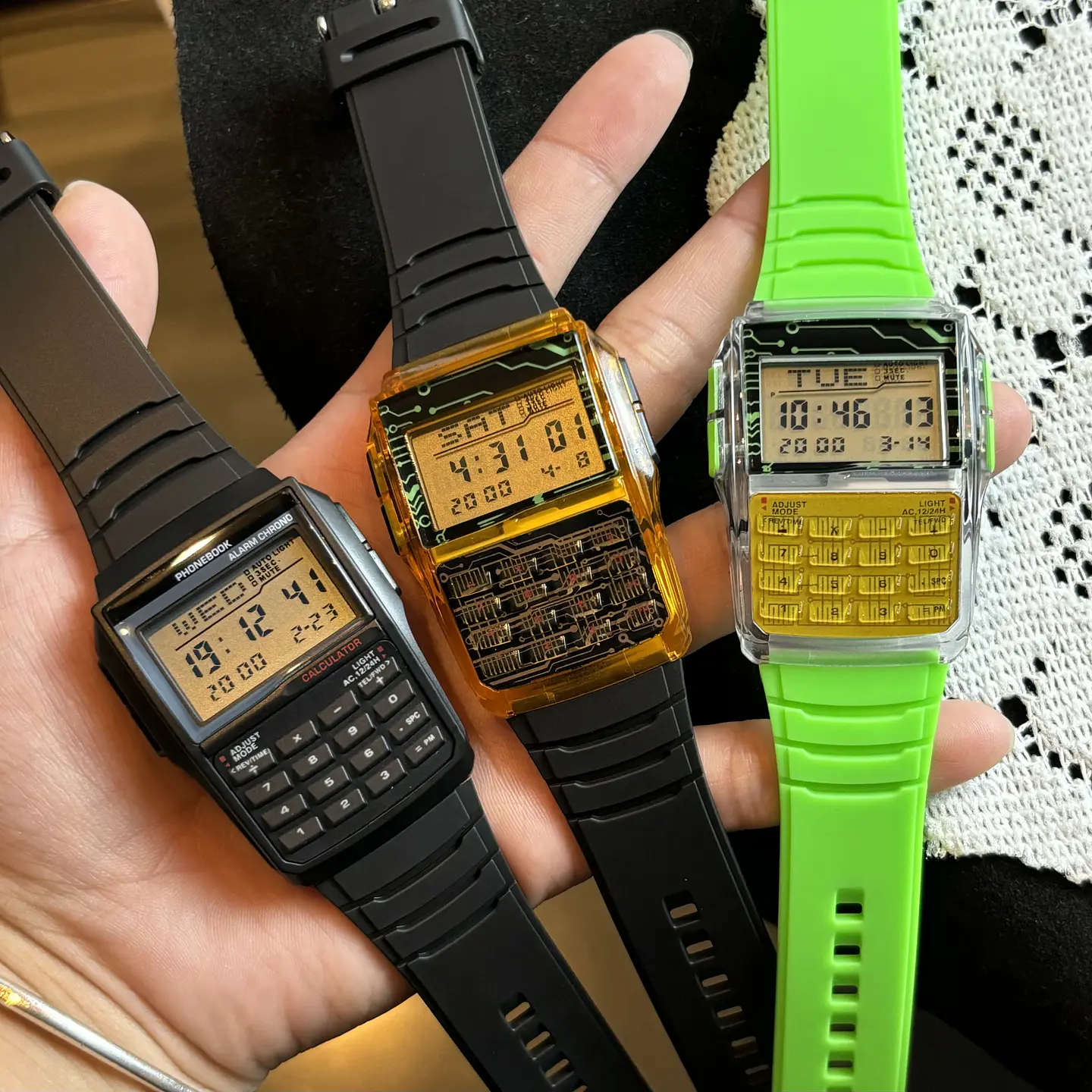 Reloj con calculadora multifunción deportiva digital. 12