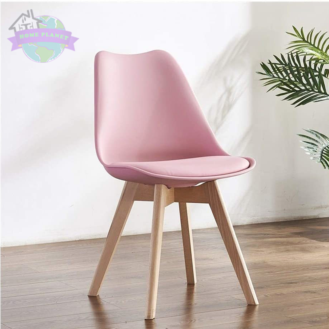 Comedor Mesa cuadrada negra con 4 Sillas Tulip 3