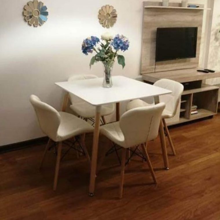 Comedor Montreal cuadrado 80x80 cm con 4 Sillas Mariposas Rubik 1