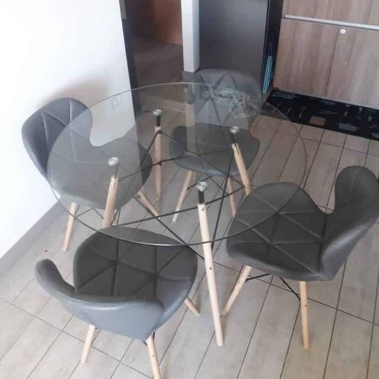 Comedor Viena redondo vidrio 100 cm con 4 Sillas Mariposas Rubik 3