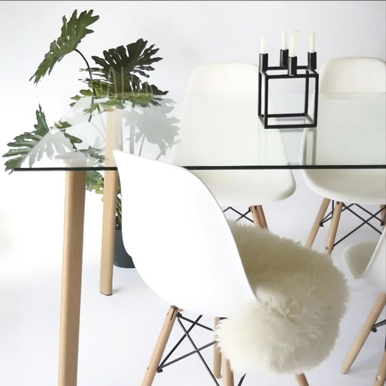 Comedor Atlanta rectangular vidrio 140x80 cm con 4 Sillas Eames 2