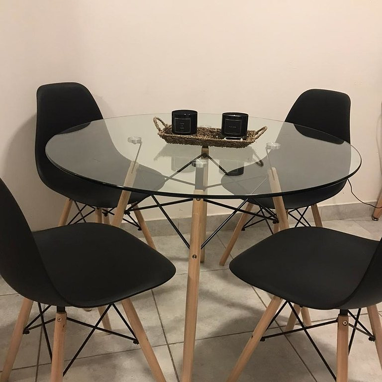 Comedor Málaga redondo vidrio 100 cm con 4 Sillas Eames 2