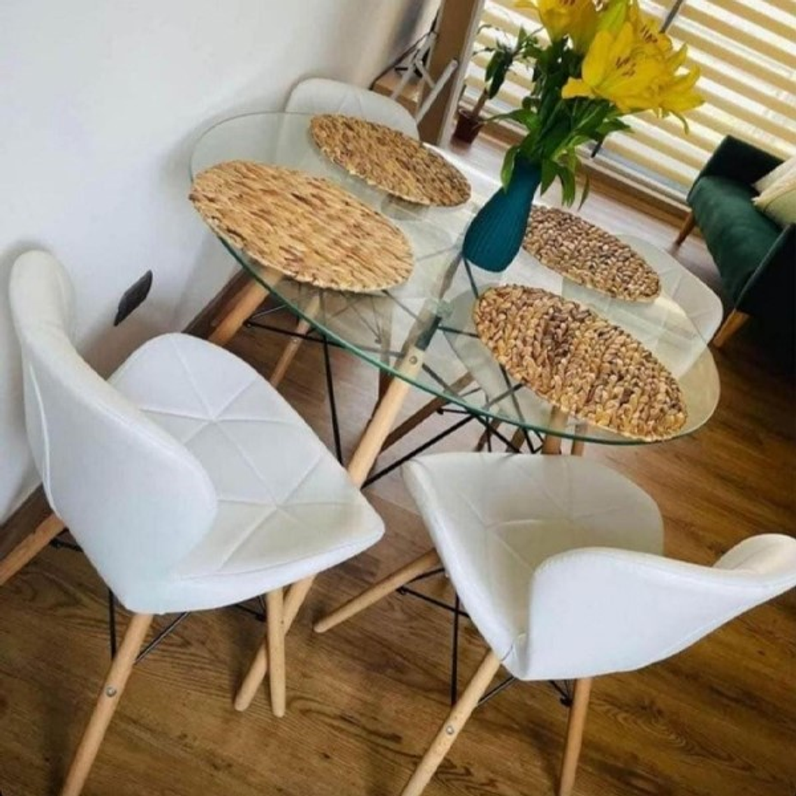 Comedor Viena redondo vidrio 100 cm con 4 Sillas Mariposas Rubik 1