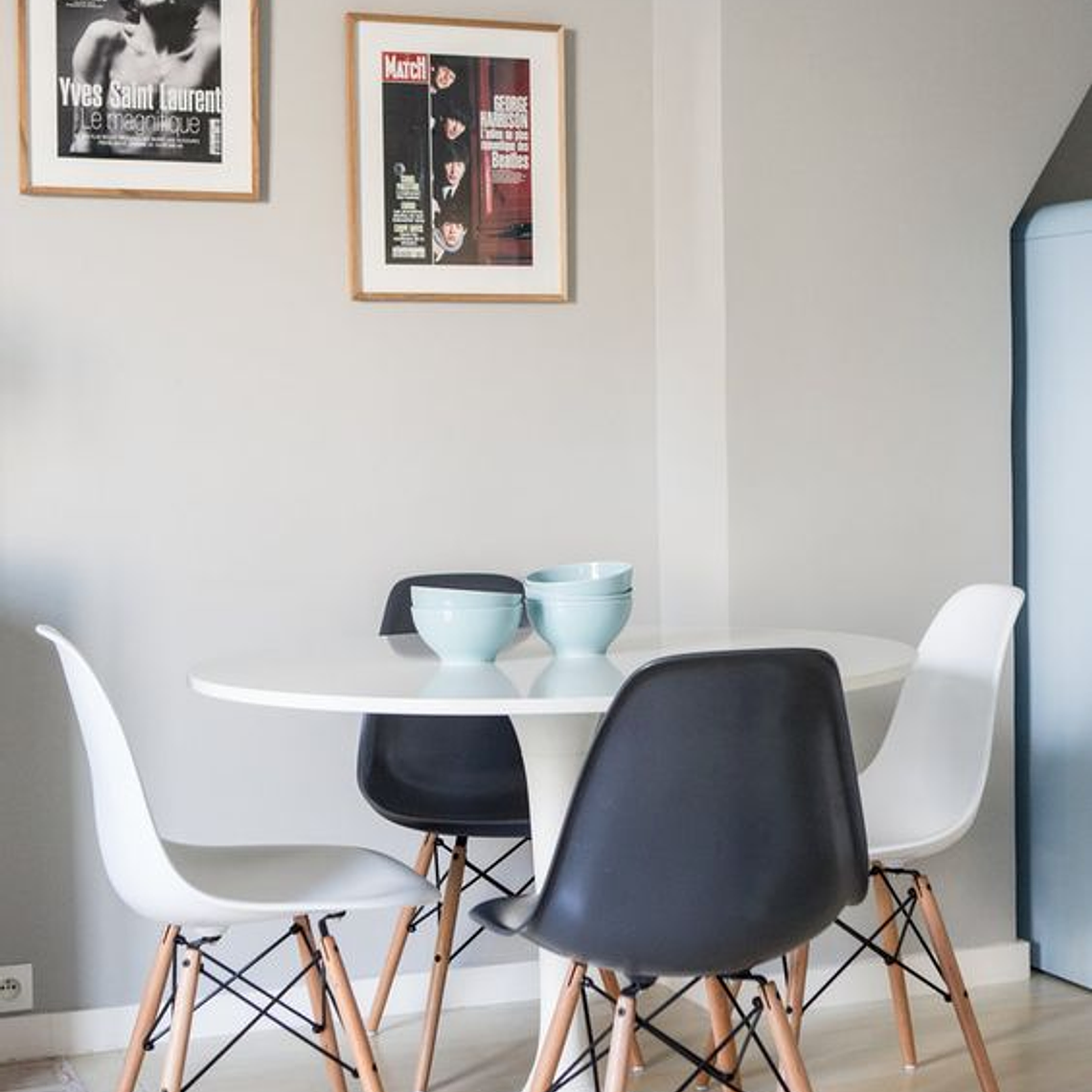 Comedor Dakota redondo blanco 80 cm con 4 Sillas Eames 6