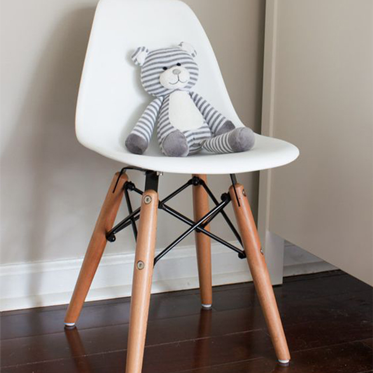 Silla Eames Kids 1