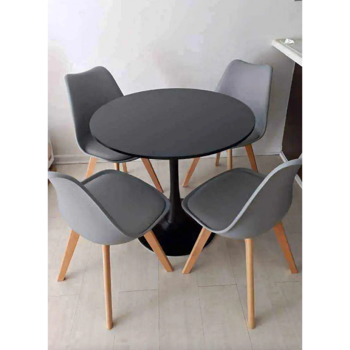 Comedor Ankara redondo negro 100 cm con 4 Sillas Tulip 4