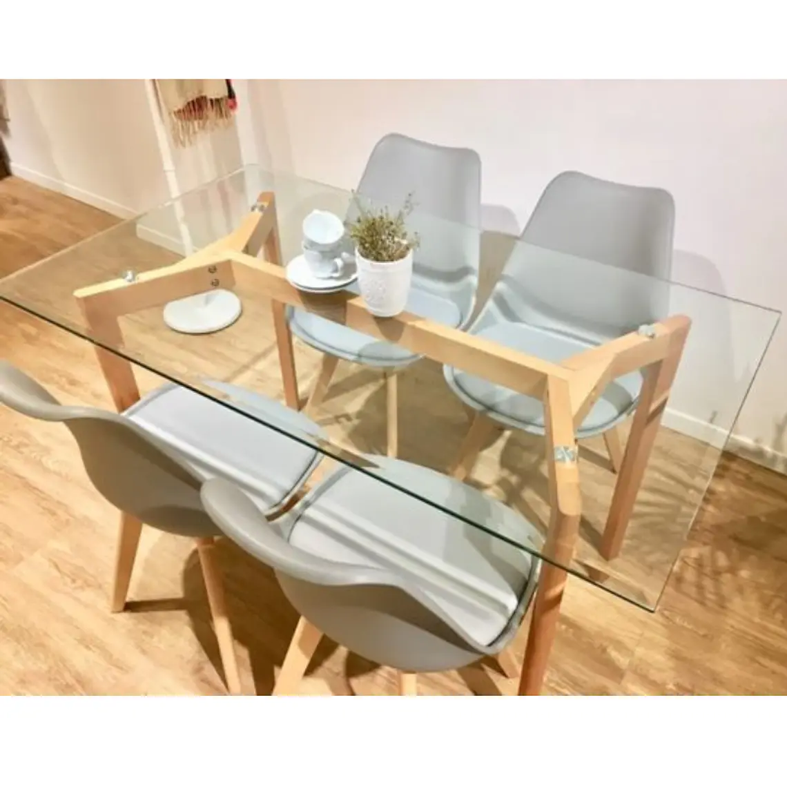Comedor Mesa Hawaii rectangular vidrio 130x80 cm con 4 Sillas Tulip 7