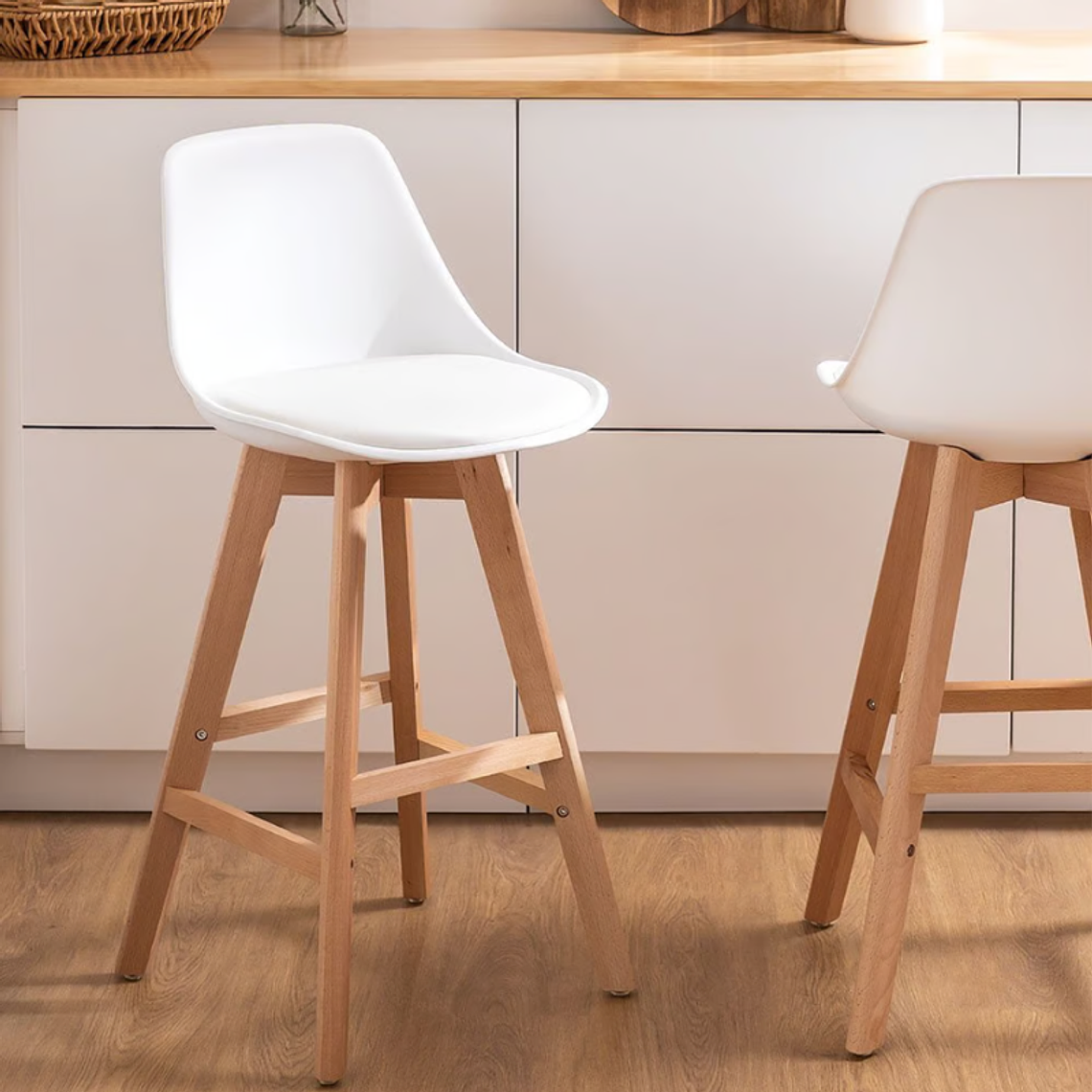 Taburete Piso Tulip 64 cm Respaldo Medio 1