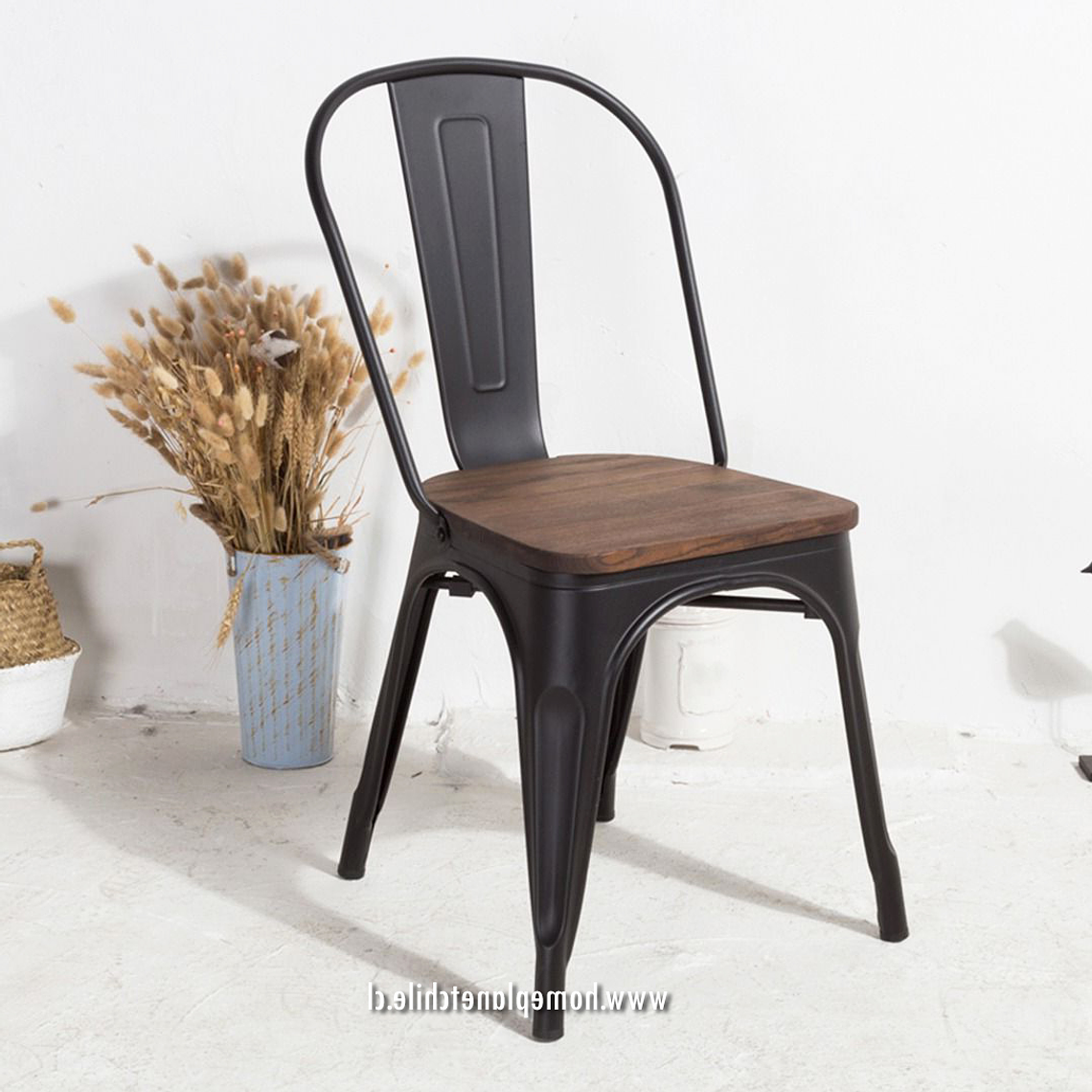 Pack 4 Sillas Tolix Negra con asiento madera oscura 2