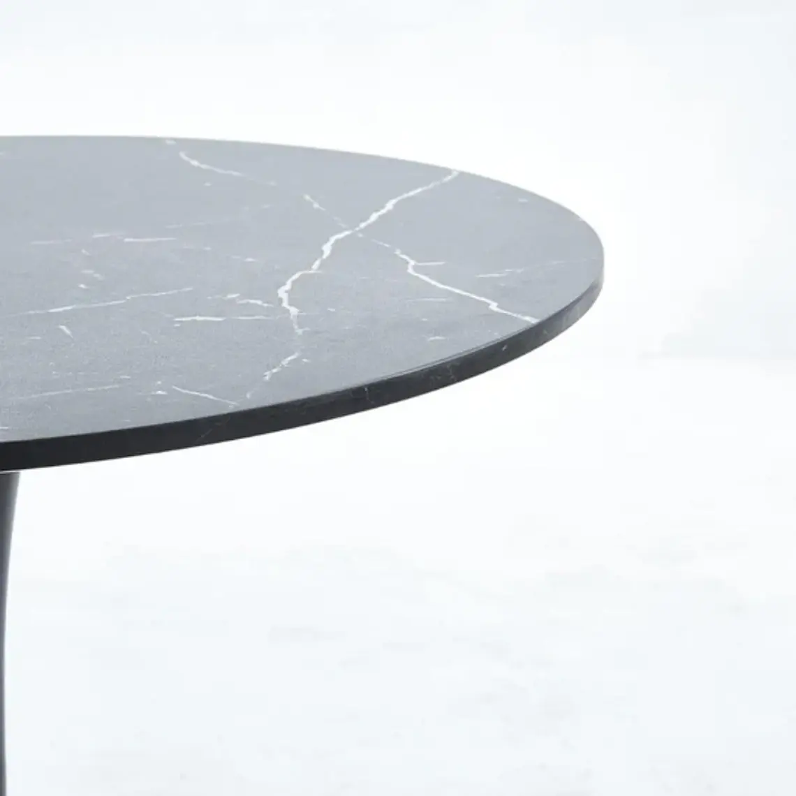 Mesa Tulip Cuarzo Negra 100 cm 2