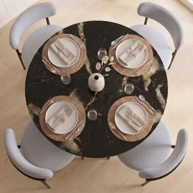 Comedor Mesa Tulip Mining Negra 100 cm con 4 Sillas Arpi Moon 2