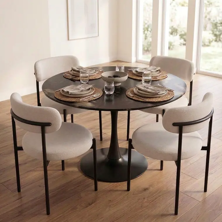 Comedor Mesa Tulip Mining Negra 80 cm con 4 Sillas Arpi Moon 3