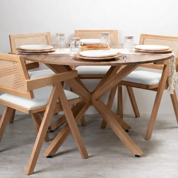 Comedor Mesa Asgard Rustik Wood redondo 120 cm con 4 Sillas Chandigarh Acolchadas Lino  1