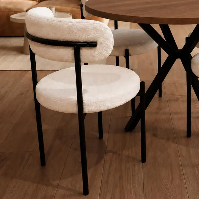 Comedor Mesa Asgard Rustik Black redondo 100 cm con 4 Sillas Arpi Bouclé Black - Crema 2