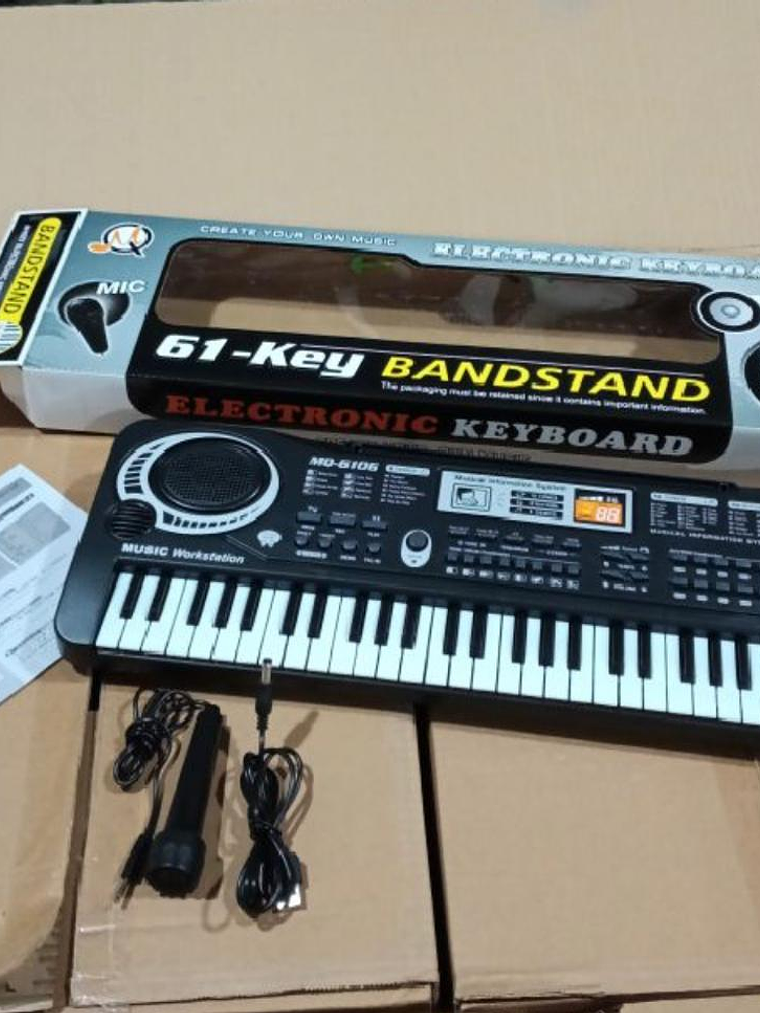 Teclado De 61 Teclas Tonic Ton-230 Juguete Para Niños Color Negro 4