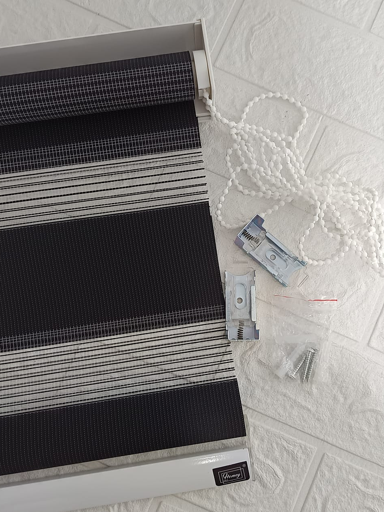 Cortina Roller dúo Negra 60x200cm, PVC. 5