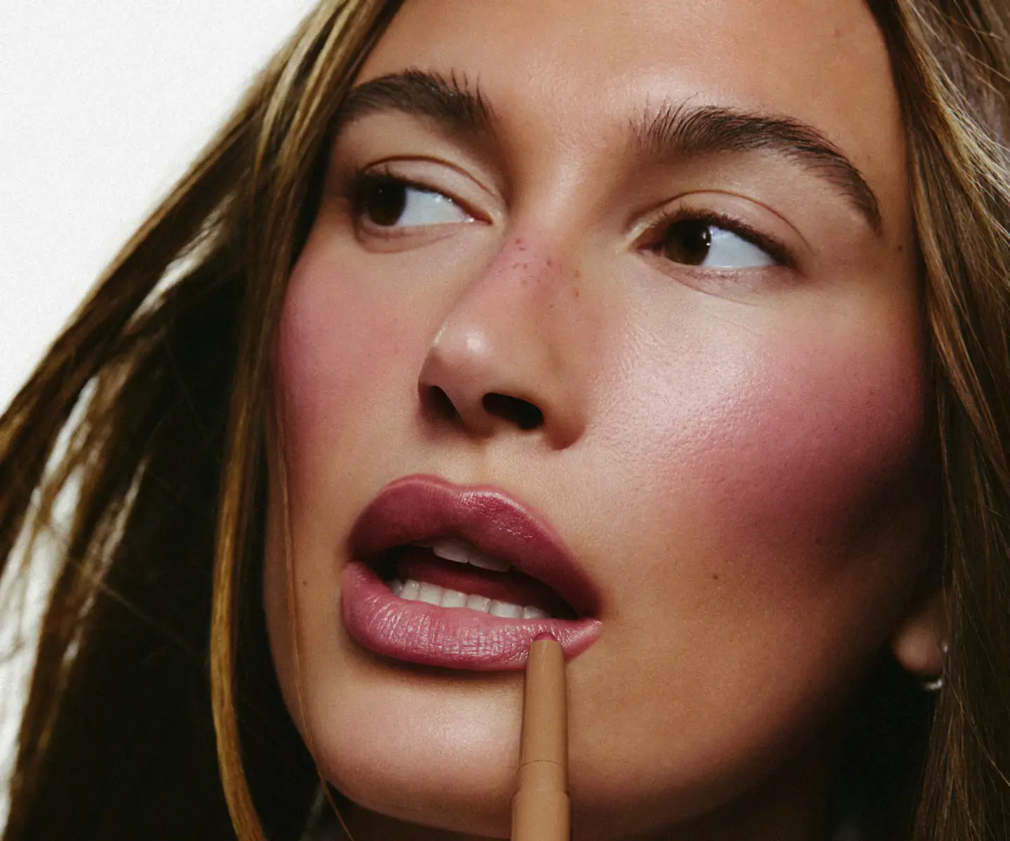 Peptides lip shape 2