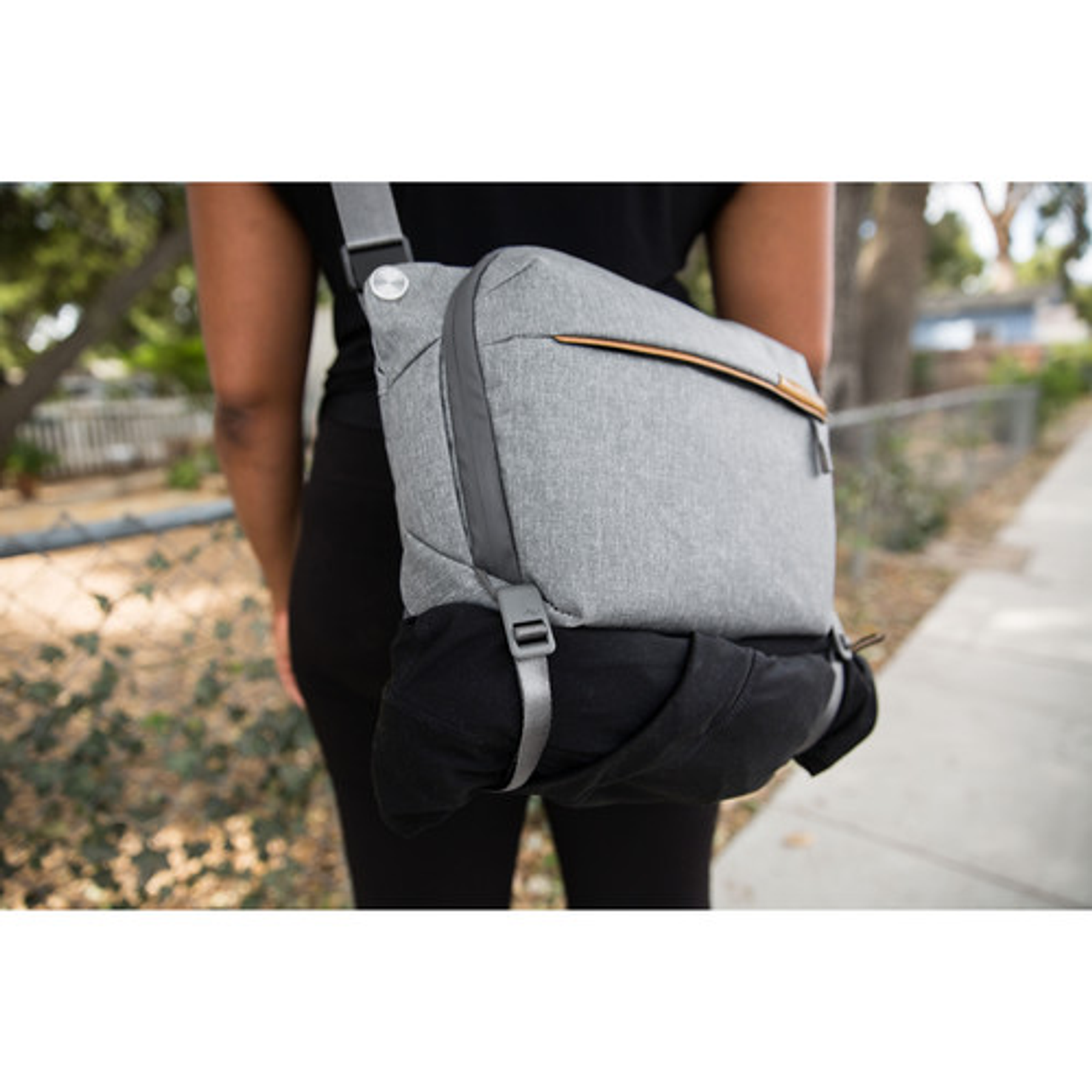 Bolso Peak Design Everyday Sling 6L v2 Gris Claro