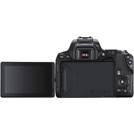 Canon EOS Rebel SL3 con lente EF-S 18-55mm f/4-5.6 IS STM